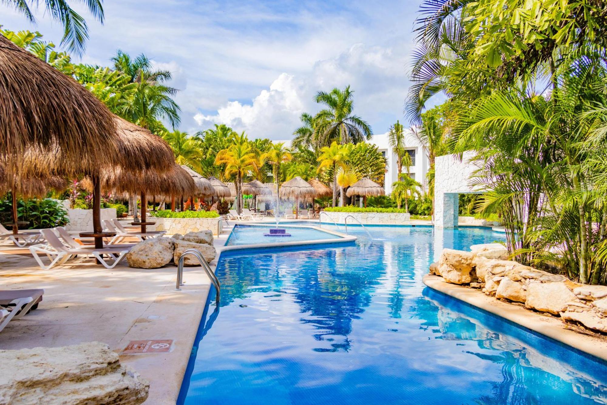 Grand Oasis Tulum Riviera Hotel Akumal Exterior photo